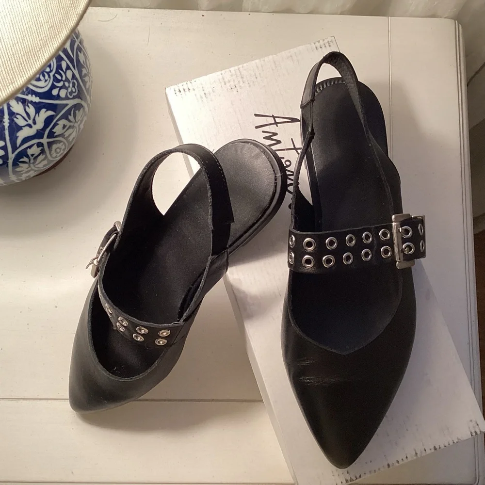 Stylish Black Leather Slingback Flats with Buckle Detail